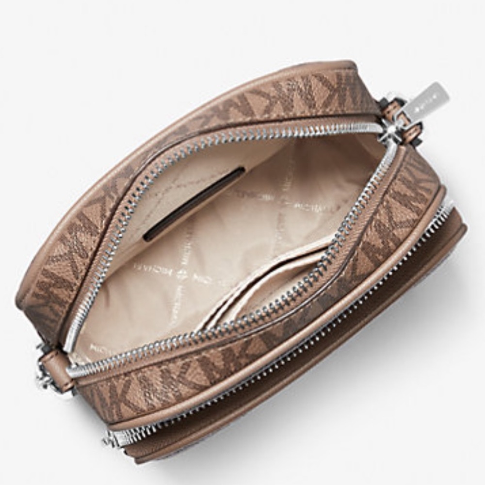 MICHAEL KORS
Jet Set Travel Medium Signature Logo Crossbody Bag
COLOR DUSK
NWT - Picture 2 of 4